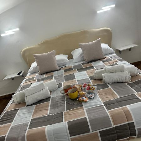 Aurora House Apartment เนเปิลส์ ภายนอก รูปภาพ
