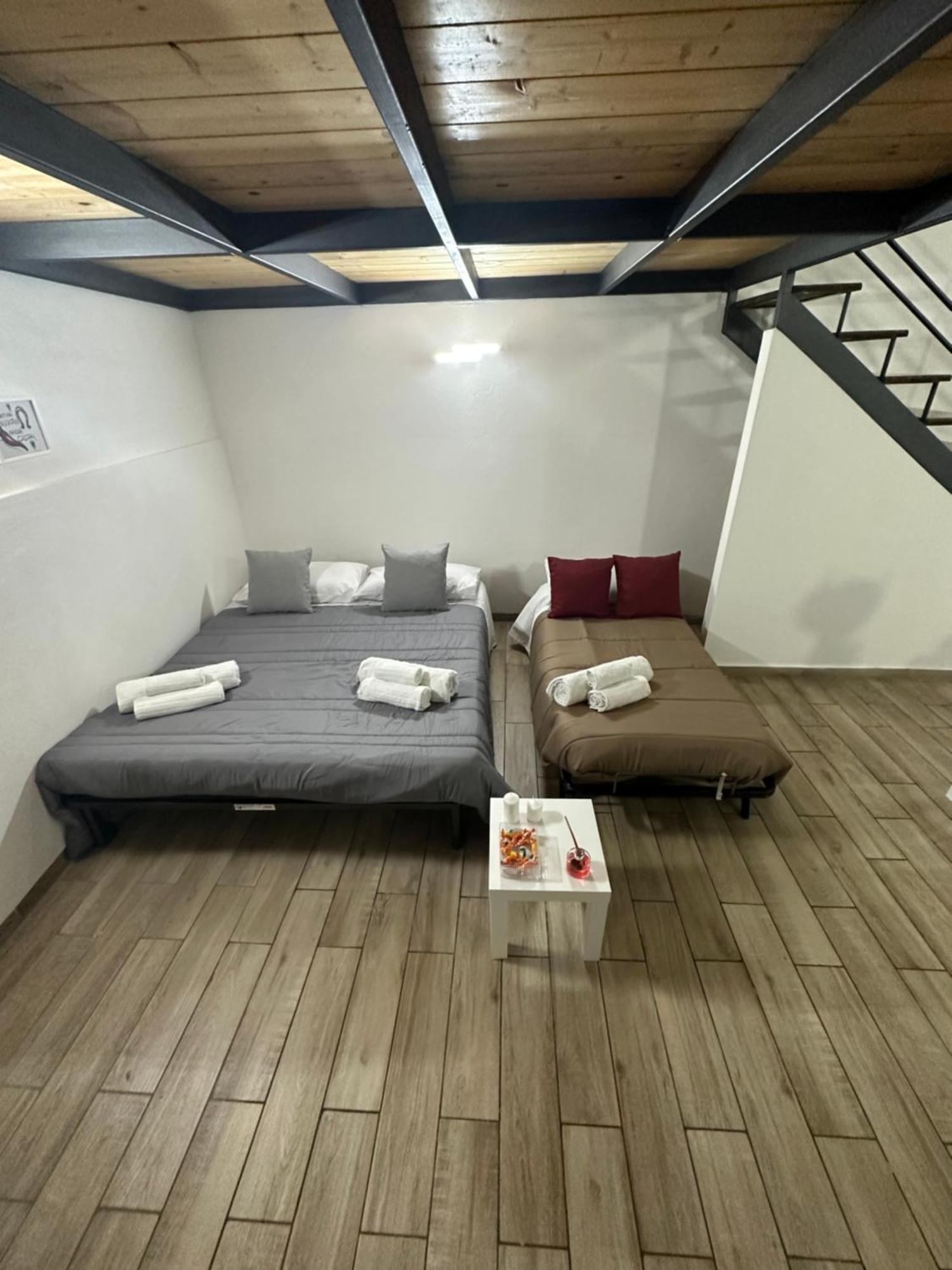 Aurora House Apartment เนเปิลส์ ภายนอก รูปภาพ