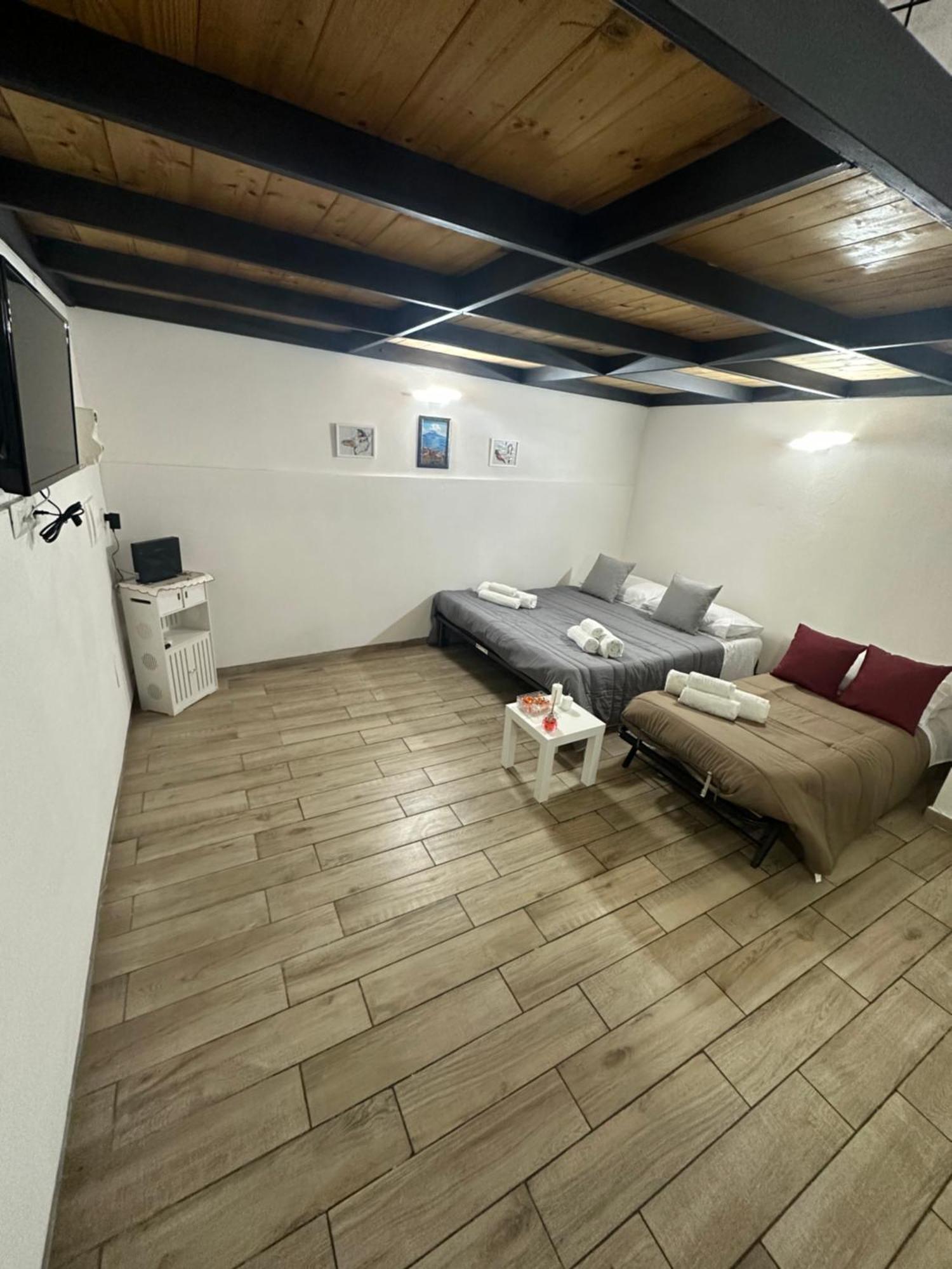 Aurora House Apartment เนเปิลส์ ภายนอก รูปภาพ