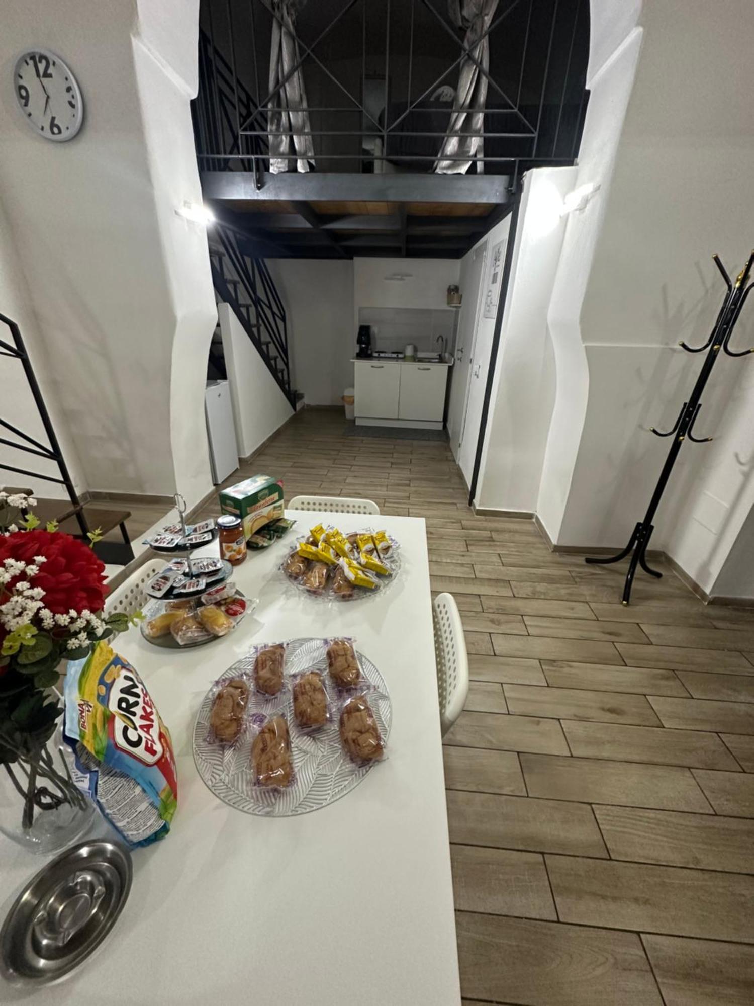 Aurora House Apartment เนเปิลส์ ภายนอก รูปภาพ